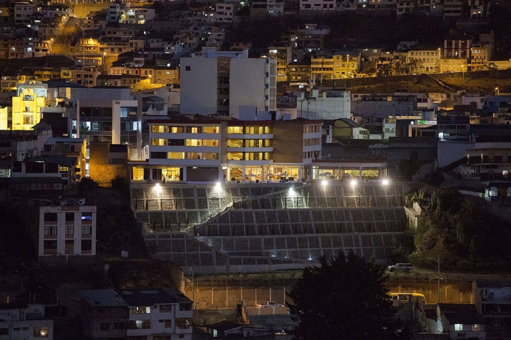 Hotel Ambato Exteriör bild