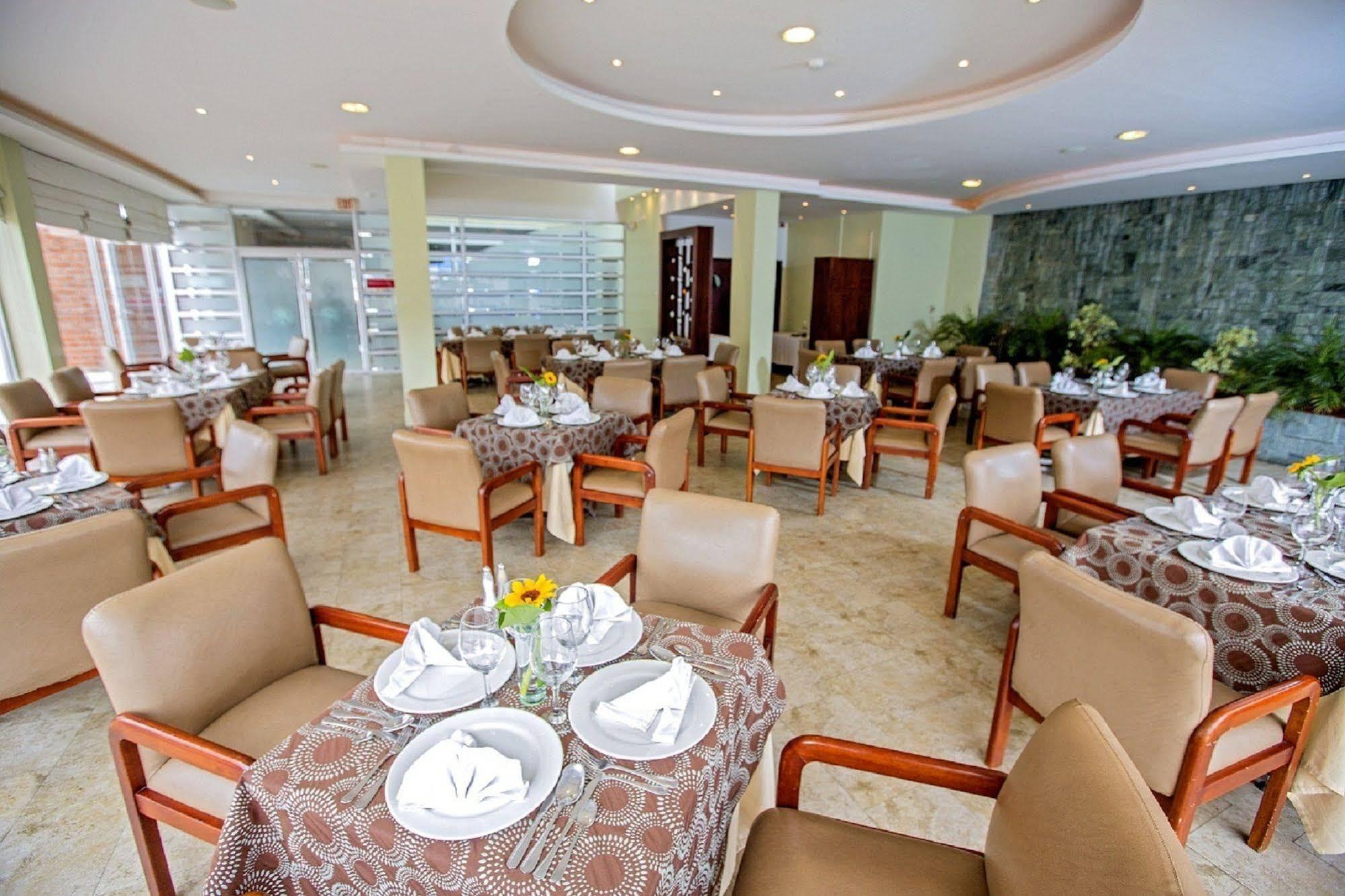 Hotel Ambato Exteriör bild