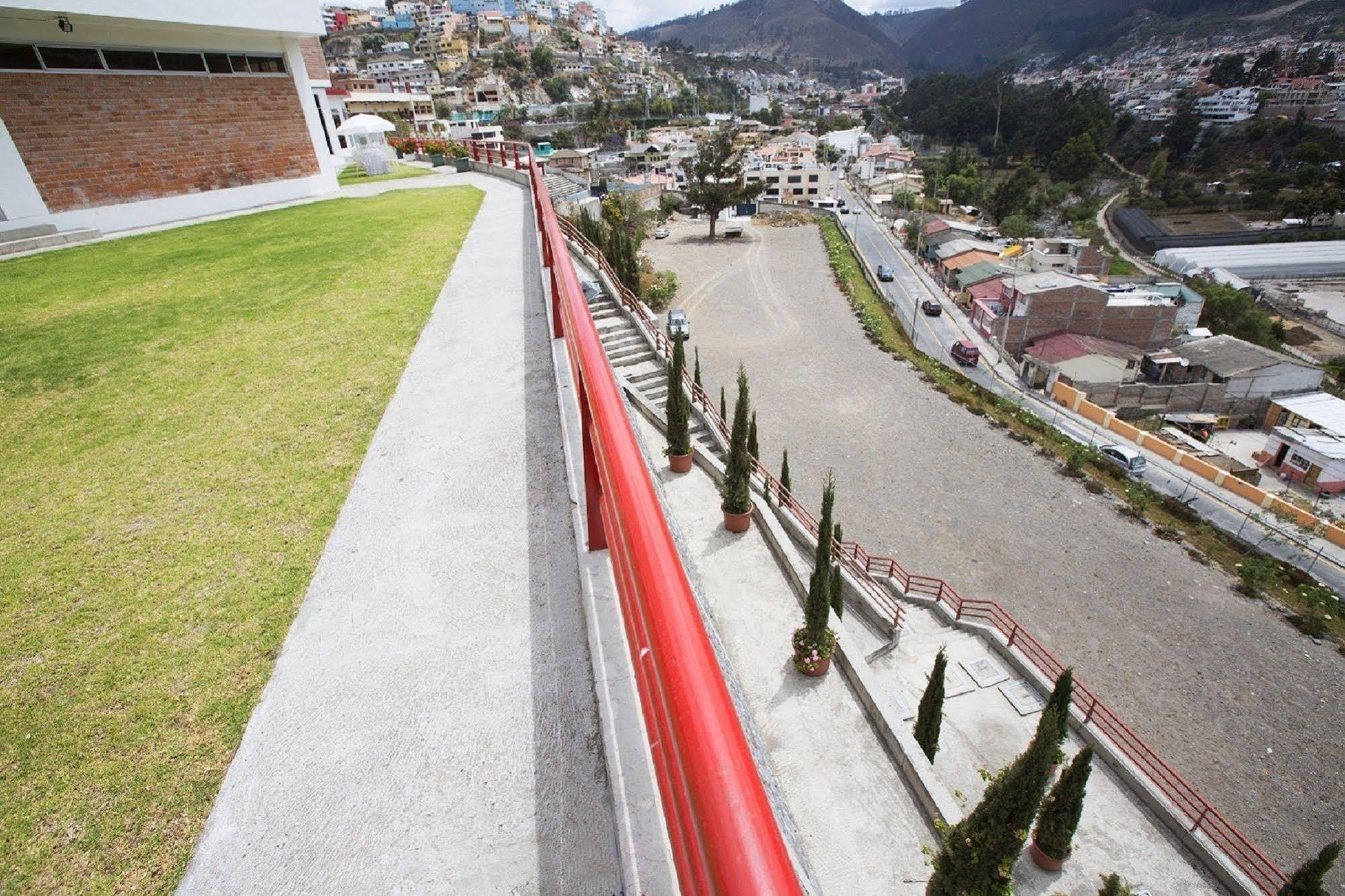 Hotel Ambato Exteriör bild