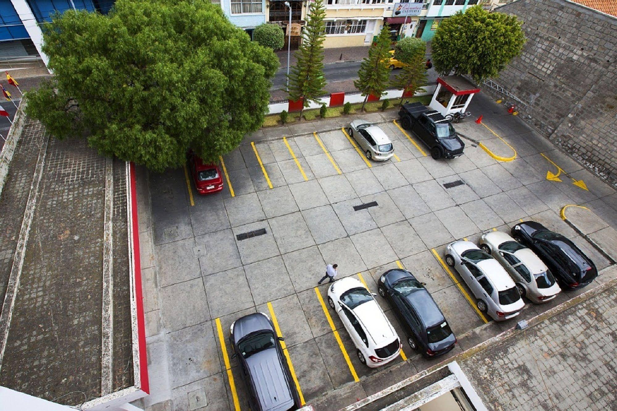 Hotel Ambato Exteriör bild