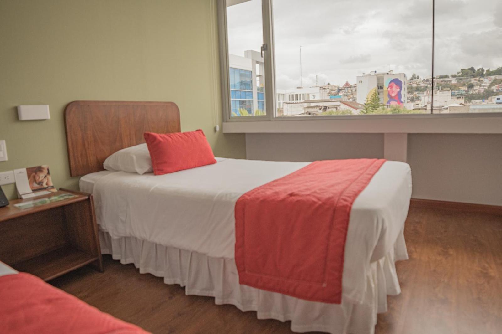 Hotel Ambato Exteriör bild