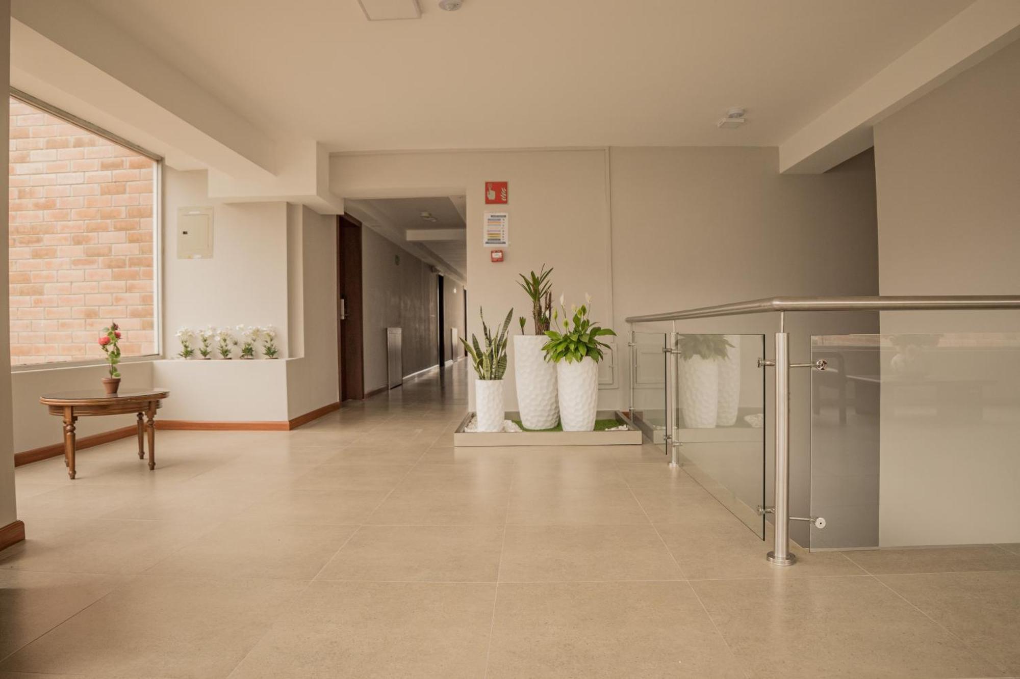 Hotel Ambato Exteriör bild