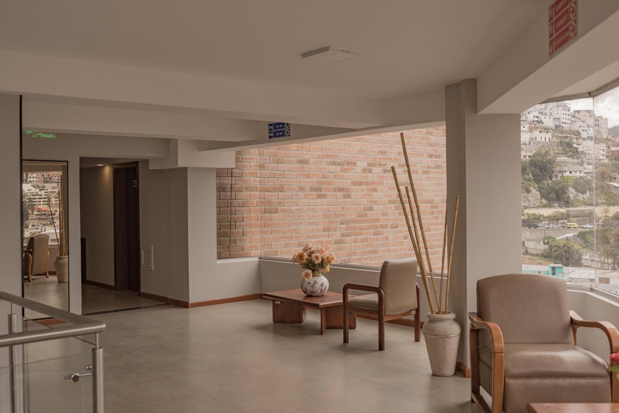 Hotel Ambato Exteriör bild
